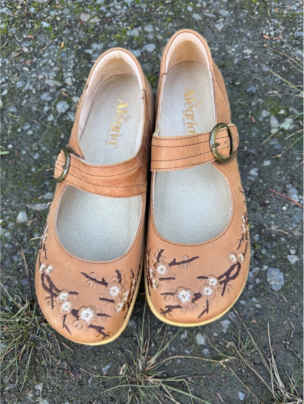 Alegria Women's Tan Mary Jane Shoes with Floral Embroidery Size 7